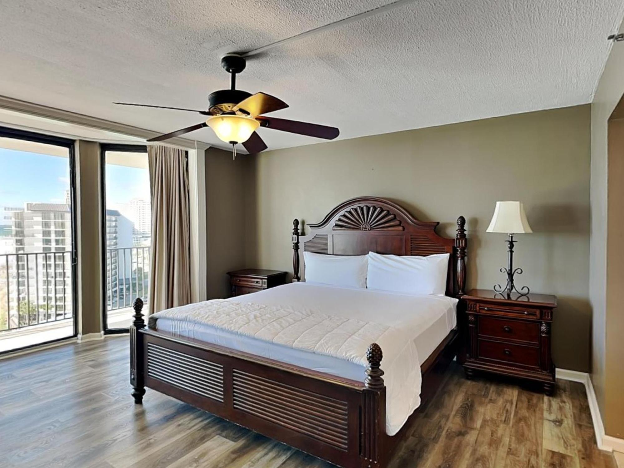 Apartment Edgewater Tower Iii 1114